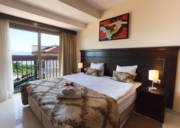 Blue Waves Hotell 4*