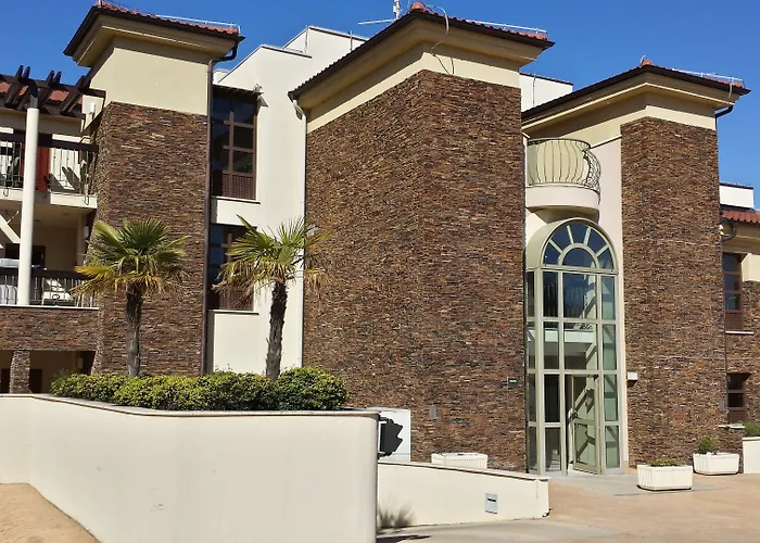 Blue Waves Hotell 4*