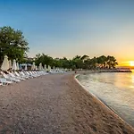 Hotel Blue Waves 4*