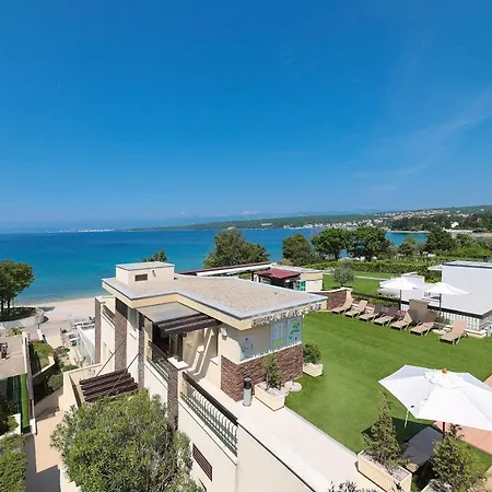Blue Waves Hotel 4*
