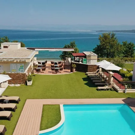 Blue Waves Hotel 4*