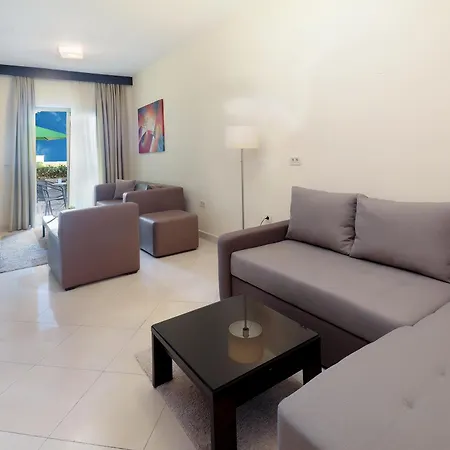 Blue Waves Hotel 4*