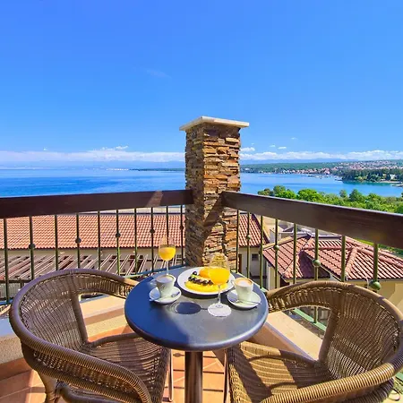Blue Waves Hotel 4*