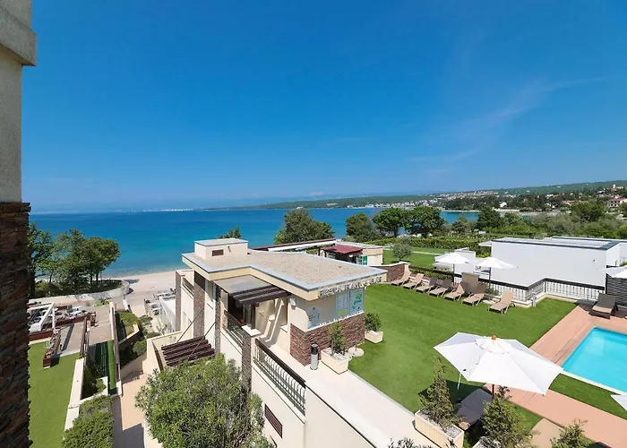 Blue Waves Hotel 4*