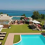 Blue Waves Hotel 4*